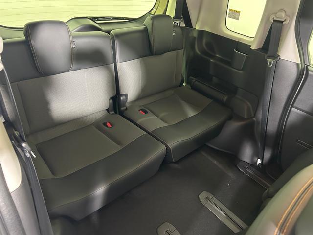 フリード ｅ：ＨＥＶクロスター　登録済未使用車　純正９ｉｎｃナビＴＶ　Ｂカメラ　レーダークルーズ　衝突軽減Ｂ　レーンアシスト　ブラインドＳＭ　両側パワースライドドア　ハーフレザー　シートヒーター　クリアランスソナー　ＬＥＤライト（15枚目）