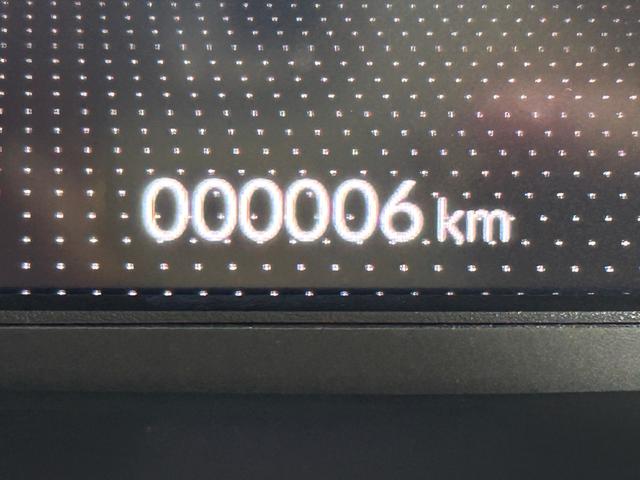 フリード ｅ：ＨＥＶクロスター　登録済未使用車　純正９ｉｎｃナビＴＶ　Ｂカメラ　レーダークルーズ　衝突軽減Ｂ　レーンアシスト　ブラインドＳＭ　両側パワースライドドア　ハーフレザー　シートヒーター　クリアランスソナー　ＬＥＤライト（22枚目）