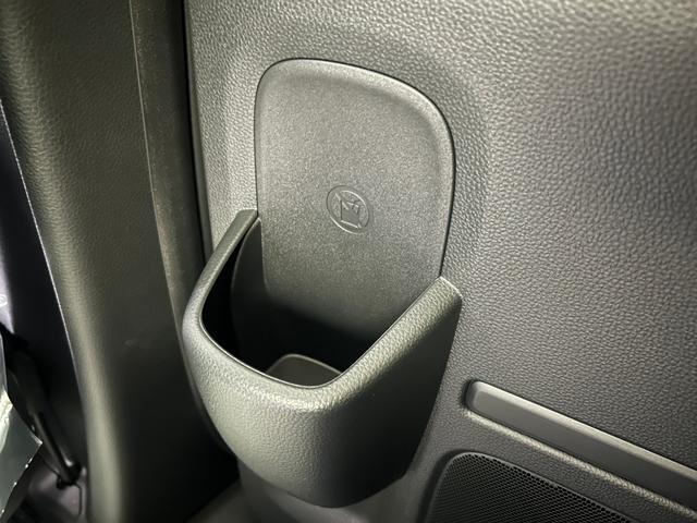 フリード ｅ：ＨＥＶクロスター　登録済未使用車　純正９ｉｎｃナビＴＶ　Ｂカメラ　レーダークルーズ　衝突軽減Ｂ　レーンアシスト　ブラインドＳＭ　両側パワースライドドア　ハーフレザー　シートヒーター　クリアランスソナー　ＬＥＤライト（25枚目）