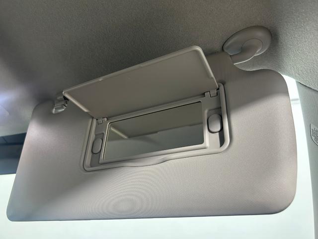 フリード ｅ：ＨＥＶクロスター　登録済未使用車　純正９ｉｎｃナビＴＶ　Ｂカメラ　レーダークルーズ　衝突軽減Ｂ　レーンアシスト　ブラインドＳＭ　両側パワースライドドア　ハーフレザー　シートヒーター　クリアランスソナー　ＬＥＤライト（40枚目）