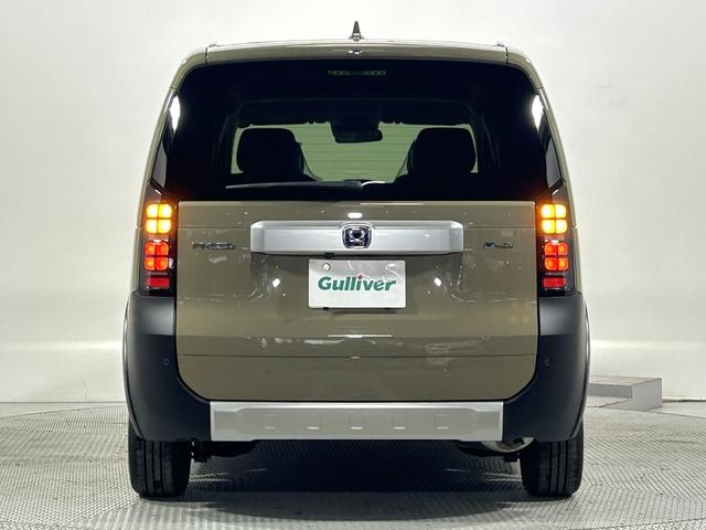 フリード ｅ：ＨＥＶクロスター　登録済未使用車　純正９ｉｎｃナビＴＶ　Ｂカメラ　レーダークルーズ　衝突軽減Ｂ　レーンアシスト　ブラインドＳＭ　両側パワースライドドア　ハーフレザー　シートヒーター　クリアランスソナー　ＬＥＤライト（70枚目）