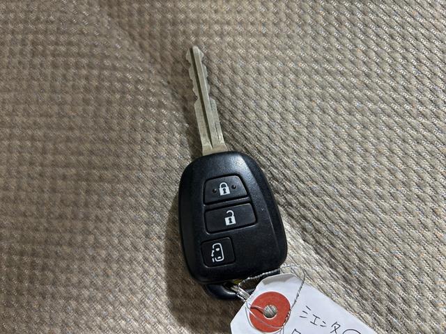 シエンタ Ｘ　純正ナビ　フルセグＴＶ　Ｂｌｕｅｔｏｏｔｈ接続　バックカメラ　パワースライドドア　ビルトインＥＴＣ　アイドリングストップ　盗難防止システム（28枚目）