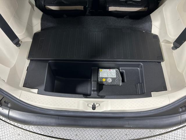 シエンタ Ｘ　純正ナビ　フルセグＴＶ　Ｂｌｕｅｔｏｏｔｈ接続　バックカメラ　パワースライドドア　ビルトインＥＴＣ　アイドリングストップ　盗難防止システム（34枚目）