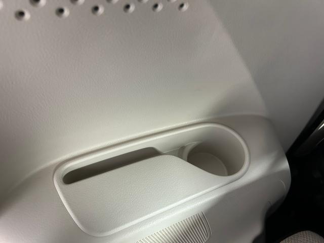 シエンタ Ｘ　純正ナビ　フルセグＴＶ　Ｂｌｕｅｔｏｏｔｈ接続　バックカメラ　パワースライドドア　ビルトインＥＴＣ　アイドリングストップ　盗難防止システム（45枚目）