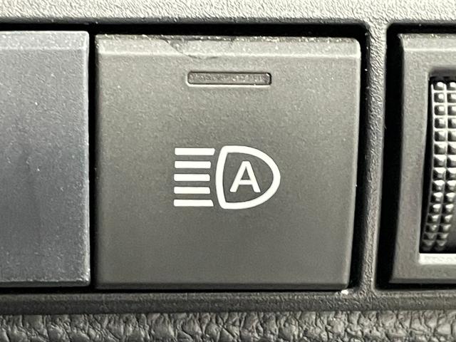 カローラツーリング Ｇ－Ｘ　純正ナビ　Ｂｌｕｅｔｏｏｔｈ接続　バックカメラ　ＥＴＣ　ドラレコ　レーダークルコン　衝突軽減　レーンアシスト　オートハイビーム　オートライト　ＬＥＤヘッドライト　プッシュスタート　スマートキー（9枚目）