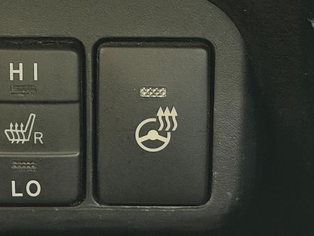 シエンタ Ｇ　グランパー　純正ナビＴＶ　３６０カメラ　フリップダウンモニター　シートヒーター　ハンドルヒーター　衝突軽減Ｂ　レーンアシスト　両側パワースライドドア　クリアランスソナー　前後ドライブレコーダー　ＥＴＣ（9枚目）