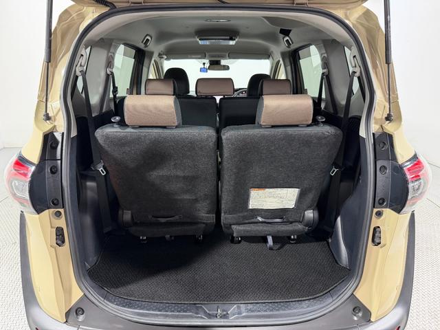 シエンタ Ｇ　グランパー　純正ナビＴＶ　３６０カメラ　フリップダウンモニター　シートヒーター　ハンドルヒーター　衝突軽減Ｂ　レーンアシスト　両側パワースライドドア　クリアランスソナー　前後ドライブレコーダー　ＥＴＣ（16枚目）