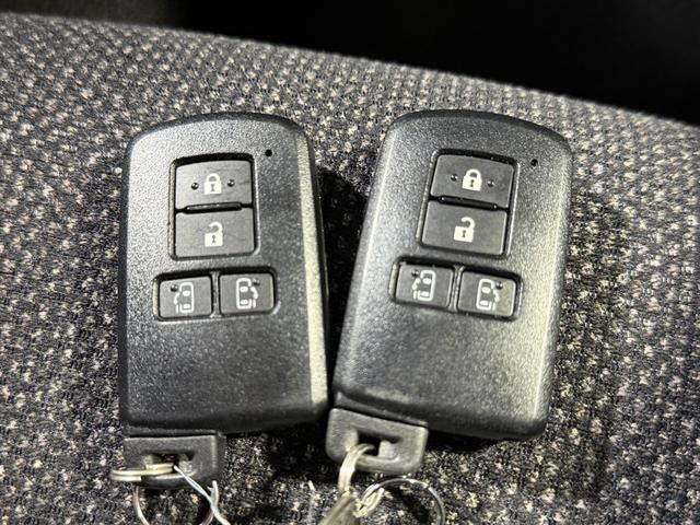 シエンタ Ｇ　グランパー　純正ナビＴＶ　３６０カメラ　フリップダウンモニター　シートヒーター　ハンドルヒーター　衝突軽減Ｂ　レーンアシスト　両側パワースライドドア　クリアランスソナー　前後ドライブレコーダー　ＥＴＣ（46枚目）