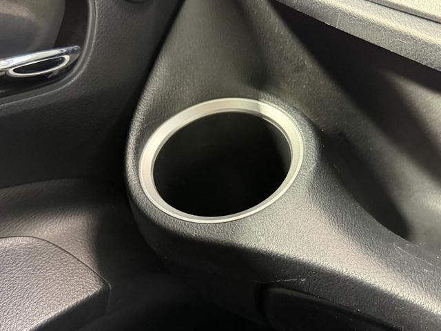 シエンタ Ｇ　グランパー　純正ナビＴＶ　３６０カメラ　フリップダウンモニター　シートヒーター　ハンドルヒーター　衝突軽減Ｂ　レーンアシスト　両側パワースライドドア　クリアランスソナー　前後ドライブレコーダー　ＥＴＣ（51枚目）