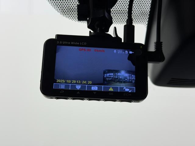 シエンタ Ｇ　グランパー　純正ナビＴＶ　３６０カメラ　フリップダウンモニター　シートヒーター　ハンドルヒーター　衝突軽減Ｂ　レーンアシスト　両側パワースライドドア　クリアランスソナー　前後ドライブレコーダー　ＥＴＣ（53枚目）