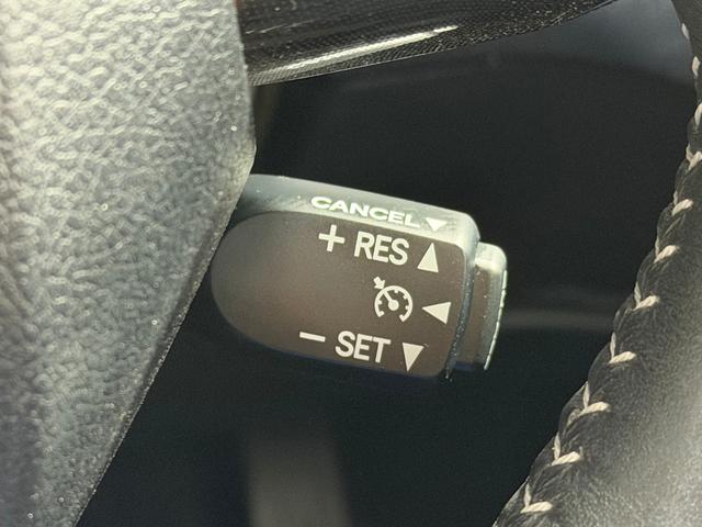 シエンタ ハイブリッドＧ　クエロ　純正ナビＴＶ　３６０カメラ　クルーズコントロール　衝突軽減Ｂ　レーンアシスト　　ハーフレザー　シートヒーター　ハンドルヒーター　オートハイビーム　ＬＥＤヘッドライト　スマートキー　　ＥＴＣ　ドラレコ（6枚目）