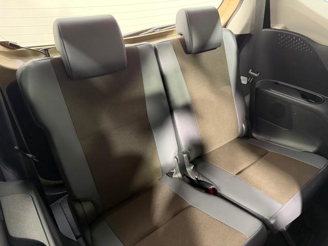 シエンタ ハイブリッドＧ　クエロ　純正ナビＴＶ　３６０カメラ　クルーズコントロール　衝突軽減Ｂ　レーンアシスト　　ハーフレザー　シートヒーター　ハンドルヒーター　オートハイビーム　ＬＥＤヘッドライト　スマートキー　　ＥＴＣ　ドラレコ（15枚目）