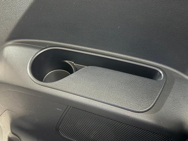 シエンタ ハイブリッドＧ　クエロ　純正ナビＴＶ　３６０カメラ　クルーズコントロール　衝突軽減Ｂ　レーンアシスト　　ハーフレザー　シートヒーター　ハンドルヒーター　オートハイビーム　ＬＥＤヘッドライト　スマートキー　　ＥＴＣ　ドラレコ（25枚目）