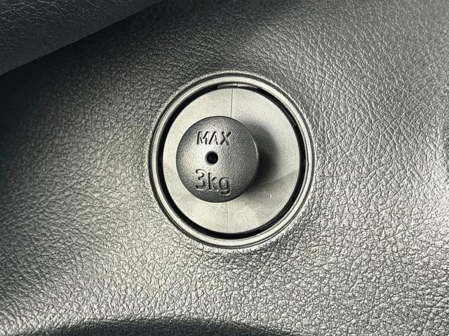 シエンタ ハイブリッドＧ　クエロ　純正ナビＴＶ　３６０カメラ　クルーズコントロール　衝突軽減Ｂ　レーンアシスト　　ハーフレザー　シートヒーター　ハンドルヒーター　オートハイビーム　ＬＥＤヘッドライト　スマートキー　　ＥＴＣ　ドラレコ（27枚目）