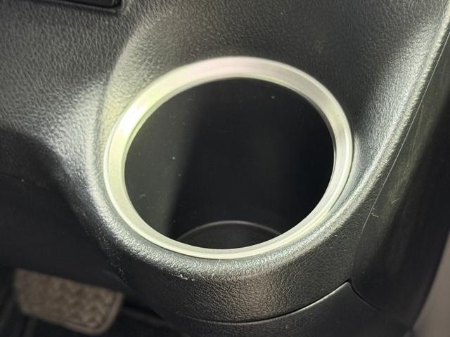 シエンタ ハイブリッドＧ　クエロ　純正ナビＴＶ　３６０カメラ　クルーズコントロール　衝突軽減Ｂ　レーンアシスト　　ハーフレザー　シートヒーター　ハンドルヒーター　オートハイビーム　ＬＥＤヘッドライト　スマートキー　　ＥＴＣ　ドラレコ（36枚目）