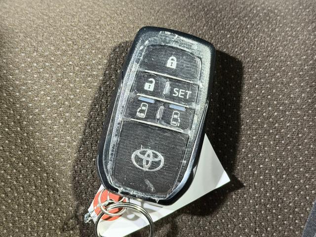 シエンタ ハイブリッドＧ　クエロ　純正ナビＴＶ　３６０カメラ　クルーズコントロール　衝突軽減Ｂ　レーンアシスト　　ハーフレザー　シートヒーター　ハンドルヒーター　オートハイビーム　ＬＥＤヘッドライト　スマートキー　　ＥＴＣ　ドラレコ（61枚目）