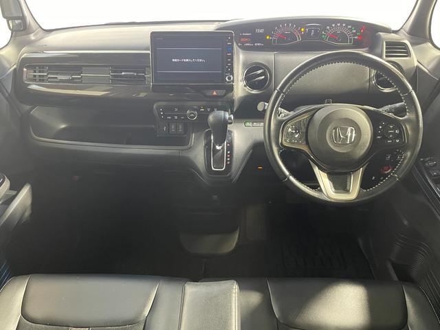 Ｎ－ＢＯＸカスタム Ｇ・Ｌターボホンダセンシング　純正８ｉｎｃナビＴＶ　バックカメラ　両側パワースライドドア　ハーフレザー　レーダークルコン　衝突軽減ブレーキ　レーンアシスト　スマートキー　プッシュスタート　ドライブレコーダー　ＥＴＣ（3枚目）