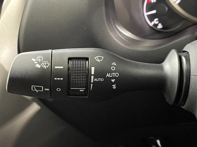 ＮＸ ＮＸ２００ｔ　Ｆスポーツ　赤革シート　三眼ＬＥＤ　純正ナビＴＶ　バックカメラ　パワーシート／ヒーター／エアコン　ステアリングヒーター　クルーズコントロール　スマートキー　プッシュスタート　ワンオーナー（40枚目）