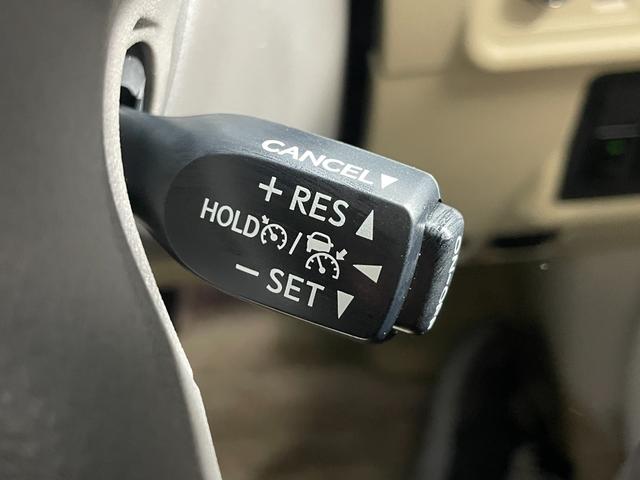 ランドクルーザープラド ＴＸ　Ｌパッケージ　７人乗　ベージュレザーシート　純正９ｉｎｃナビＴＶ　バックカメラ　パワーシート／ヒーター／エアコン　レーダークルコン　衝突軽減Ｂ　レーンアシスト　オートハイビーム　ルーフレール　クリアランスソナー（6枚目）