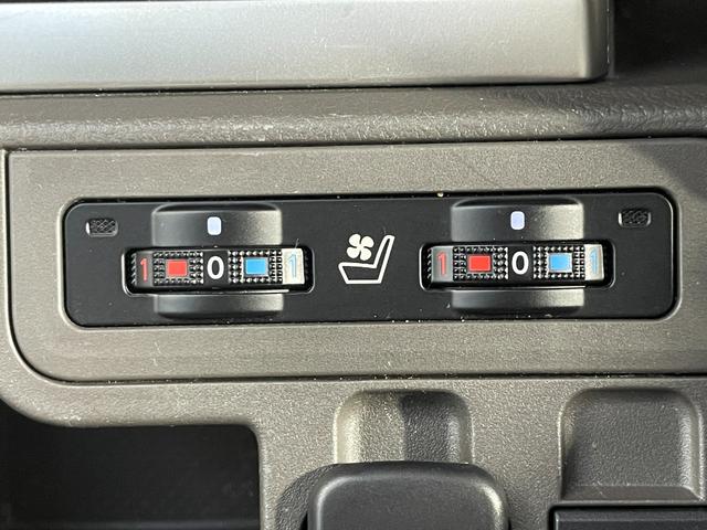 ランドクルーザープラド ＴＸ　Ｌパッケージ　７人乗　ベージュレザーシート　純正９ｉｎｃナビＴＶ　バックカメラ　パワーシート／ヒーター／エアコン　レーダークルコン　衝突軽減Ｂ　レーンアシスト　オートハイビーム　ルーフレール　クリアランスソナー（8枚目）