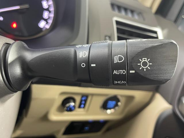 ランドクルーザープラド ＴＸ　Ｌパッケージ　７人乗　ベージュレザーシート　純正９ｉｎｃナビＴＶ　バックカメラ　パワーシート／ヒーター／エアコン　レーダークルコン　衝突軽減Ｂ　レーンアシスト　オートハイビーム　ルーフレール　クリアランスソナー（9枚目）