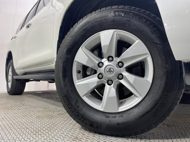 ランドクルーザープラド ＴＸ　Ｌパッケージ　７人乗　ベージュレザーシート　純正９ｉｎｃナビＴＶ　バックカメラ　パワーシート／ヒーター／エアコン　レーダークルコン　衝突軽減Ｂ　レーンアシスト　オートハイビーム　ルーフレール　クリアランスソナー（18枚目）