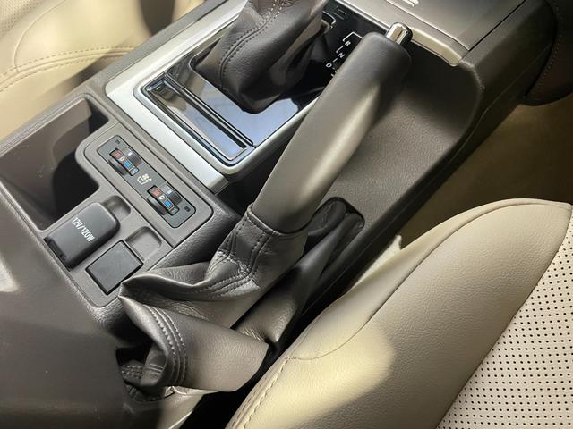 ランドクルーザープラド ＴＸ　Ｌパッケージ　７人乗　ベージュレザーシート　純正９ｉｎｃナビＴＶ　バックカメラ　パワーシート／ヒーター／エアコン　レーダークルコン　衝突軽減Ｂ　レーンアシスト　オートハイビーム　ルーフレール　クリアランスソナー（29枚目）