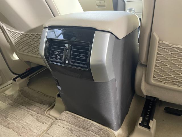 ランドクルーザープラド ＴＸ　Ｌパッケージ　７人乗　ベージュレザーシート　純正９ｉｎｃナビＴＶ　バックカメラ　パワーシート／ヒーター／エアコン　レーダークルコン　衝突軽減Ｂ　レーンアシスト　オートハイビーム　ルーフレール　クリアランスソナー（40枚目）