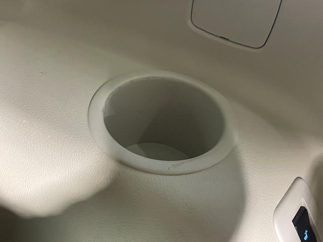 ランドクルーザープラド ＴＸ　Ｌパッケージ　７人乗　ベージュレザーシート　純正９ｉｎｃナビＴＶ　バックカメラ　パワーシート／ヒーター／エアコン　レーダークルコン　衝突軽減Ｂ　レーンアシスト　オートハイビーム　ルーフレール　クリアランスソナー（41枚目）