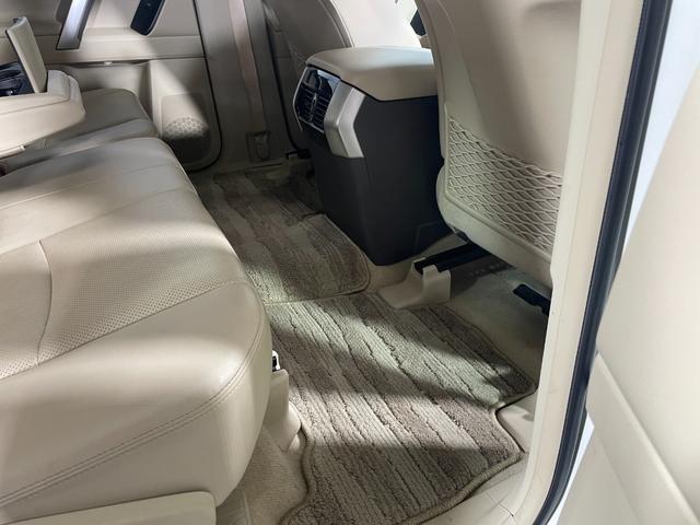 ランドクルーザープラド ＴＸ　Ｌパッケージ　７人乗　ベージュレザーシート　純正９ｉｎｃナビＴＶ　バックカメラ　パワーシート／ヒーター／エアコン　レーダークルコン　衝突軽減Ｂ　レーンアシスト　オートハイビーム　ルーフレール　クリアランスソナー（55枚目）