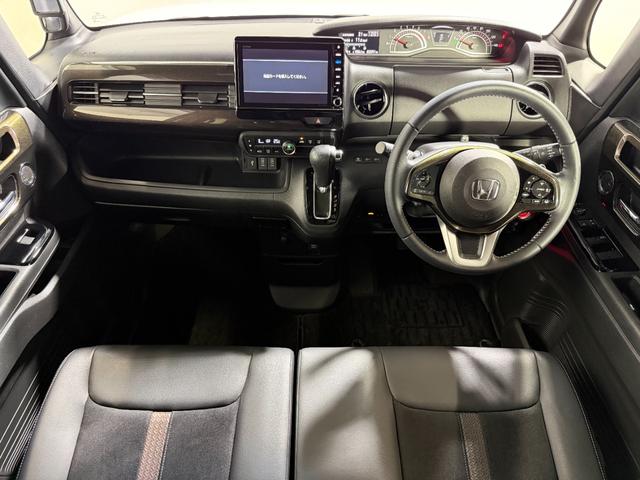 Ｎ－ＢＯＸカスタム Ｇ・Ｌターボホンダセンシング　純正８ｉｎｃナビＴＶ　バックカメラ　両側パワースライドドア　ハーフレザー　レーダークルコン　衝突軽減ブレーキ　レーンアシスト　スマートキー　プッシュスタート　オートライト　ドライブレコーダー　ＥＴＣ（3枚目）