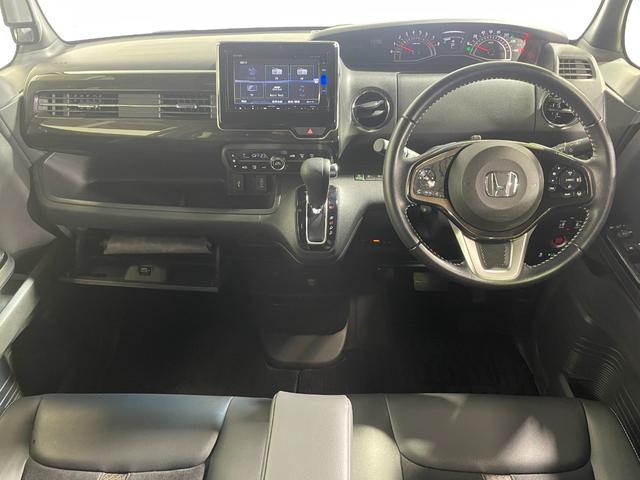 N-BOXカスタム G・Lターボホンダセンシング 純正ナビTV バックカメラ 両側パワースライドドア ハーフレザー レーダークルコン 衝突軽減ブレーキ レーンアシスト スマートキー プッシュスタート アイドリングストップ ドライブレコーダー ETC(3枚目)