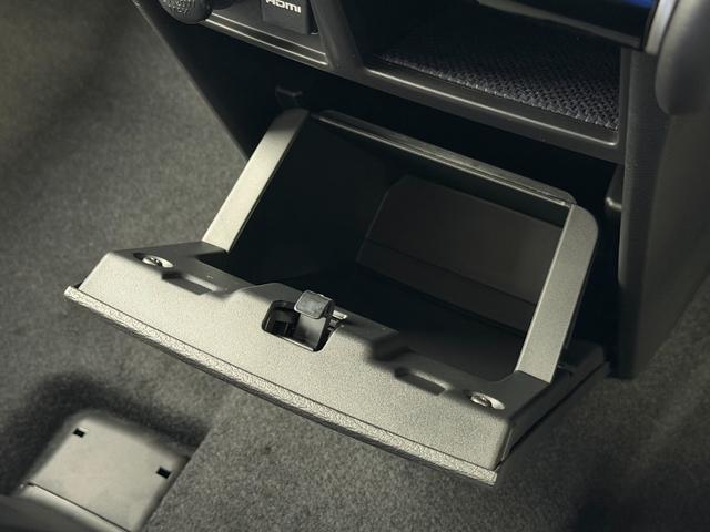 デリカD:5 シャモニー 登録済未使用車 ALPINE12.8incナビTV 360カメラ 後席モニター パワーシート/ヒーター ハンドルヒーター 電動リアゲート レーダーC 衝突軽減B レーンアシスト BSM 100V電源(27枚目)