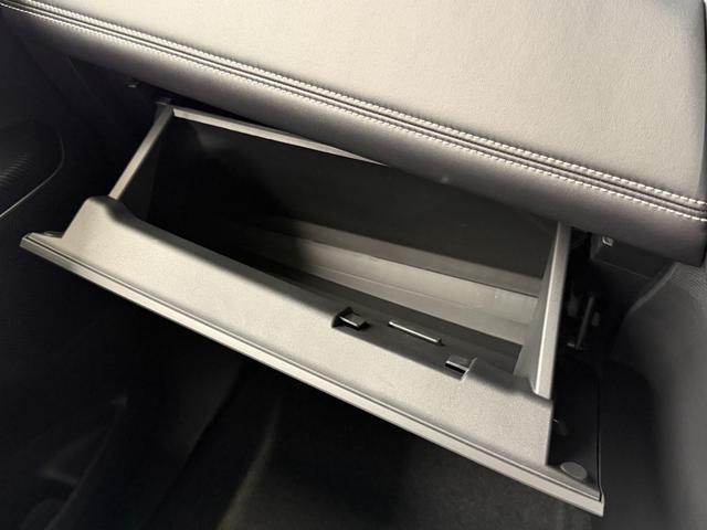 デリカD:5 シャモニー 登録済未使用車 ALPINE12.8incナビTV 360カメラ 後席モニター パワーシート/ヒーター ハンドルヒーター 電動リアゲート レーダーC 衝突軽減B レーンアシスト BSM 100V電源(38枚目)