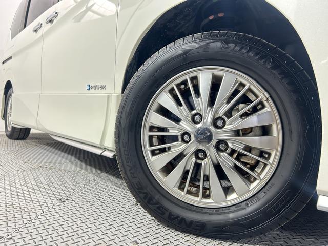 セレナ ｅ－パワー　オーテック　セーフティパッケージ　ＰｒｏＰＩＬＯＴ　純正１０ｉｎｃナビＴＶ　後席モニター　３６０カメラ　レーダークルーズ　衝突軽減Ｂ　レーンアシスト　両側パワースライドドア　クリアランスソナー　シートヒーター　リアオートＡＣ　ドラレコ（18枚目）