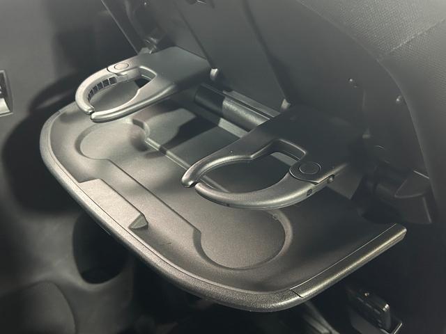 セレナ ｅ－パワー　オーテック　セーフティパッケージ　ＰｒｏＰＩＬＯＴ　純正１０ｉｎｃナビＴＶ　後席モニター　３６０カメラ　レーダークルーズ　衝突軽減Ｂ　レーンアシスト　両側パワースライドドア　クリアランスソナー　シートヒーター　リアオートＡＣ　ドラレコ（24枚目）