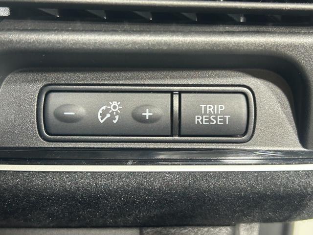 セレナ ｅ－パワー　オーテック　セーフティパッケージ　ＰｒｏＰＩＬＯＴ　純正１０ｉｎｃナビＴＶ　後席モニター　３６０カメラ　レーダークルーズ　衝突軽減Ｂ　レーンアシスト　両側パワースライドドア　クリアランスソナー　シートヒーター　リアオートＡＣ　ドラレコ（27枚目）