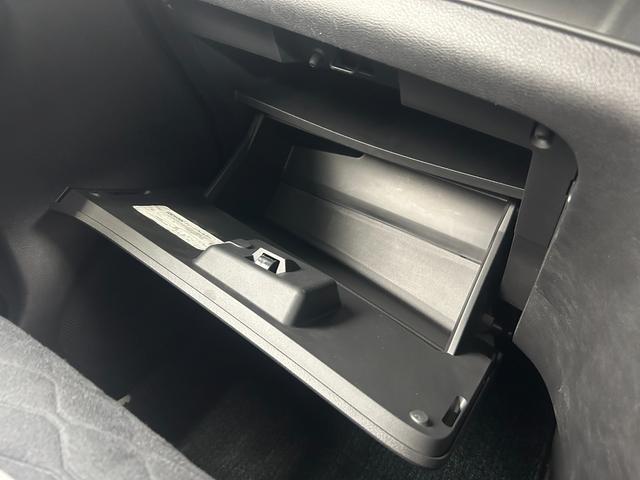 セレナ ｅ－パワー　オーテック　セーフティパッケージ　ＰｒｏＰＩＬＯＴ　純正１０ｉｎｃナビＴＶ　後席モニター　３６０カメラ　レーダークルーズ　衝突軽減Ｂ　レーンアシスト　両側パワースライドドア　クリアランスソナー　シートヒーター　リアオートＡＣ　ドラレコ（30枚目）