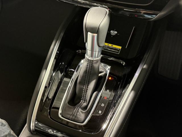 ヴェゼル e:HEV Z 登録済未使用車 純正9incナビTV バックカメラ ハーフレザー シート&ハンドルヒーター 電動リアゲート レーダークルコン 衝突軽減ブレーキ レーンアシスト BSM ダウンヒルアシスト 置き型充電(38枚目)