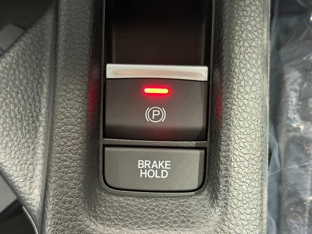 ヴェゼル e:HEV Z 登録済未使用車 純正9incナビTV バックカメラ ハーフレザー シート&ハンドルヒーター 電動リアゲート レーダークルコン 衝突軽減ブレーキ レーンアシスト BSM ダウンヒルアシスト 置き型充電(50枚目)