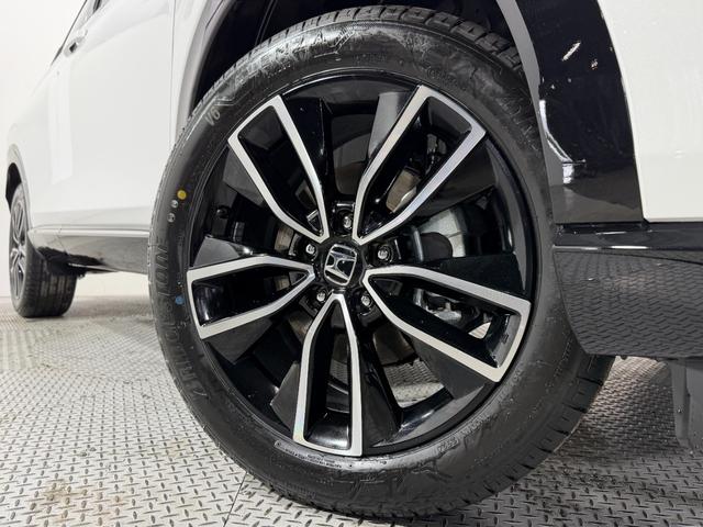 ヴェゼル e:HEV Z 登録済未使用車 純正9incナビTV バックカメラ ハーフレザー シート&ハンドルヒーター 電動リアゲート レーダークルコン 衝突軽減ブレーキ レーンアシスト BSM ダウンヒルアシスト 置き型充電(18枚目)