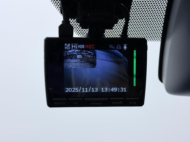 【ドライブレコーダー】前方録画に加え、後方の録画も可能になっております！！！