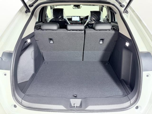 ヴェゼル ｅ：ＨＥＶ　Ｚ　登録済未使用車　Ｈｏｎｄａ　ＣＯＮＮＥＣＴディスプレー９ｉｎｃナビＴＶ　バックカメラ　パワーバックドア　レーダークルーズ　衝突軽減Ｂ　レーンアシスト　ＢＳＭ　シートヒーター　クリアランスソナー（16枚目）