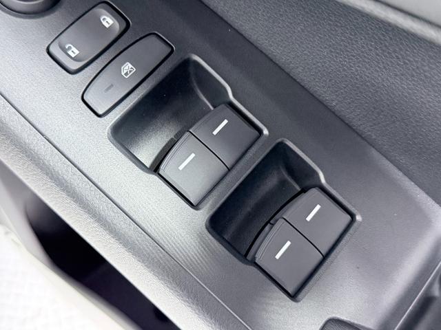 ヴェゼル ｅ：ＨＥＶ　Ｚ　登録済未使用車　Ｈｏｎｄａ　ＣＯＮＮＥＣＴディスプレー９ｉｎｃナビＴＶ　バックカメラ　パワーバックドア　レーダークルーズ　衝突軽減Ｂ　レーンアシスト　ＢＳＭ　シートヒーター　クリアランスソナー（39枚目）