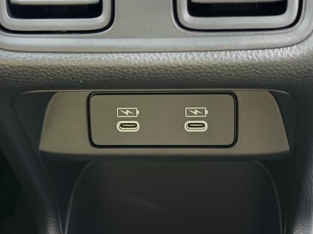 ヴェゼル ｅ：ＨＥＶ　Ｚ　登録済未使用車　Ｈｏｎｄａ　ＣＯＮＮＥＣＴディスプレー９ｉｎｃナビＴＶ　バックカメラ　パワーバックドア　レーダークルーズ　衝突軽減Ｂ　レーンアシスト　ＢＳＭ　シートヒーター　クリアランスソナー（42枚目）