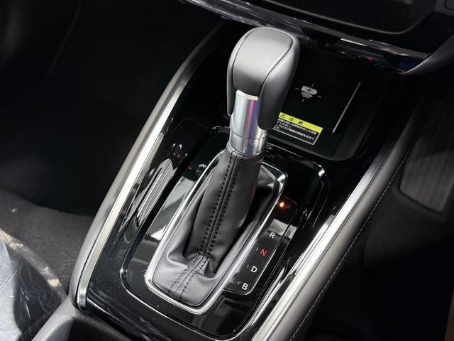 ヴェゼル ｅ：ＨＥＶ　Ｚ　登録済未使用車　Ｈｏｎｄａ　ＣＯＮＮＥＣＴディスプレー９ｉｎｃナビＴＶ　バックカメラ　パワーバックドア　レーダークルーズ　衝突軽減Ｂ　レーンアシスト　ＢＳＭ　シートヒーター　クリアランスソナー（46枚目）