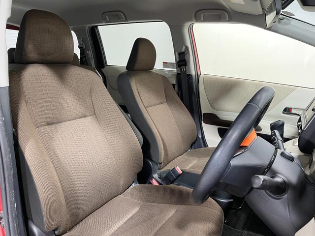 シエンタ Ｇ　純正ナビ　バックカメラ　Ｂｌｕｅｔｏｏｔｈ　フルセグＴＶ　ＤＶＤ再生　トヨタセーフティーセンス　両側パワースライドドア　シートヒーター　ビルトインＥＴＣ　スマートキー　アイドリングストップ（13枚目）