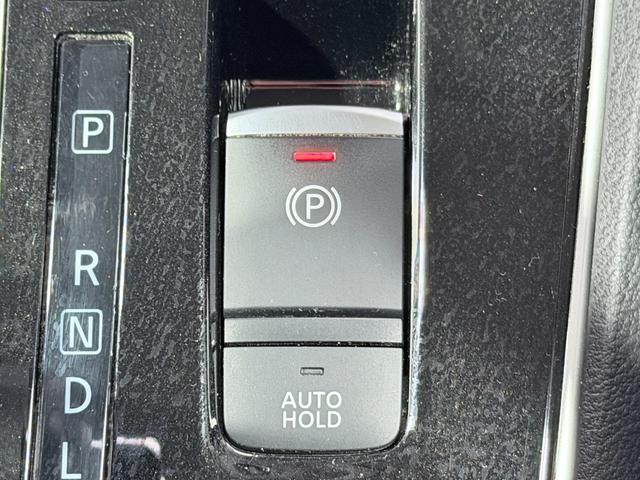 セレナ ハイウェイスターＶ　ＰｒｏＰＩＬＯＴ　純正１０ｉｎｃナビＴＶ　３６０カメラ　デジタルインナーミラー　レーダーＣ　衝突軽減Ｂ　レーンアシスト　ＢＳＭ　両側パワースライドドア　クリアランスソナー　リアオートエアコン　ＥＴＣ（9枚目）