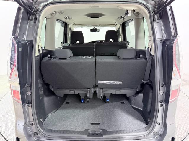 セレナ ハイウェイスターＶ　ＰｒｏＰＩＬＯＴ　純正１０ｉｎｃナビＴＶ　３６０カメラ　デジタルインナーミラー　レーダーＣ　衝突軽減Ｂ　レーンアシスト　ＢＳＭ　両側パワースライドドア　クリアランスソナー　リアオートエアコン　ＥＴＣ（16枚目）