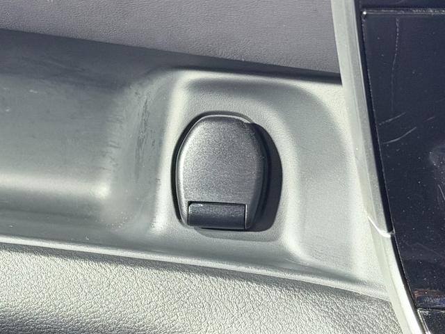 セレナ ハイウェイスターＶ　ＰｒｏＰＩＬＯＴ　純正１０ｉｎｃナビＴＶ　３６０カメラ　デジタルインナーミラー　レーダーＣ　衝突軽減Ｂ　レーンアシスト　ＢＳＭ　両側パワースライドドア　クリアランスソナー　リアオートエアコン　ＥＴＣ（51枚目）